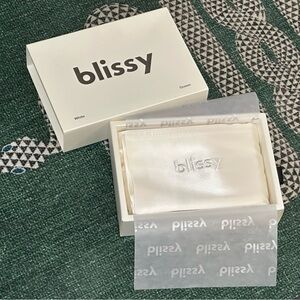 Blissy White Cream Pillowcase - 100% Pure Mulberry Silk